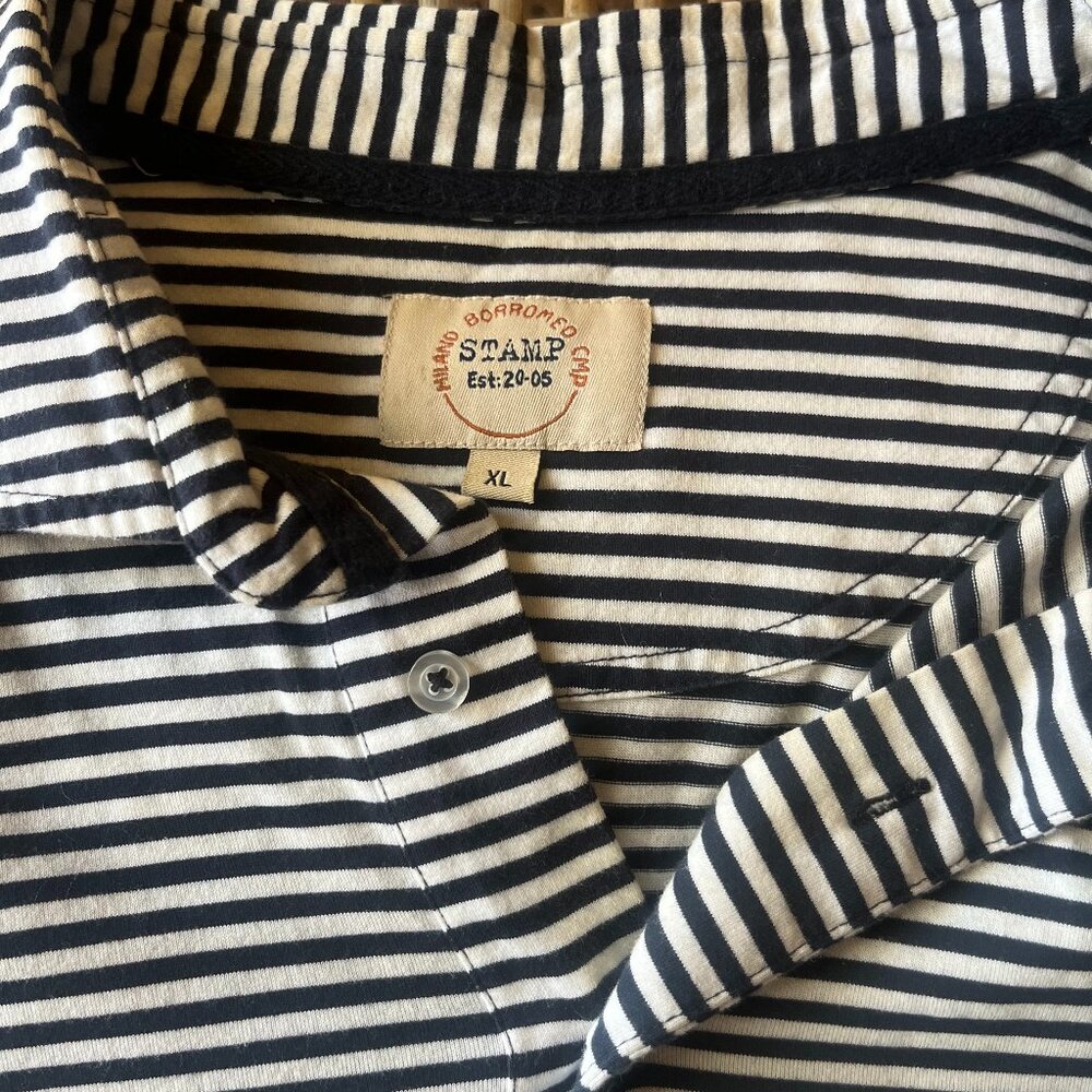 Men's XLG Stamp short sleeve B & W pull over shirt.
